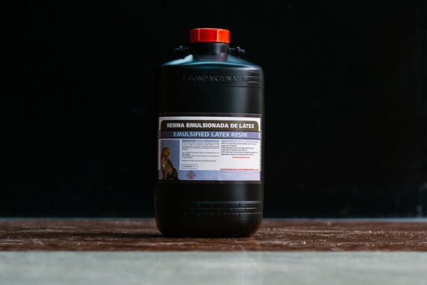 Resina Emulsionada de Látex Leopard