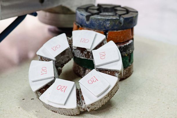 Tipos de coronas para desbastado de suelos