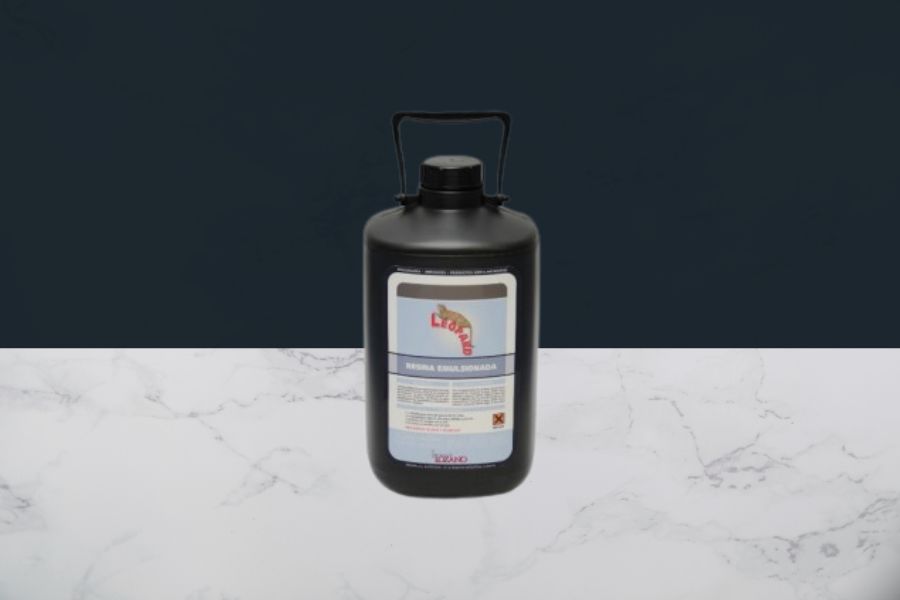 Resina emulsionada de látex para sellado Leopard de Comercial Lozano